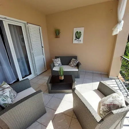Ruzica - New Renovated Apartament